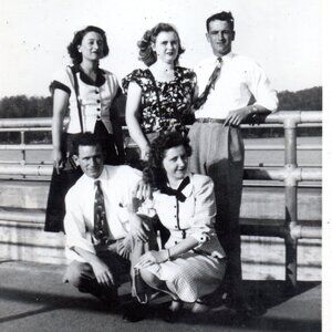 1950s Handsome Men & Pretty Women at Lakeside Resort fr-1